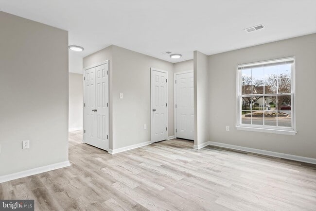 Building Photo - 57 Adams Dr NE