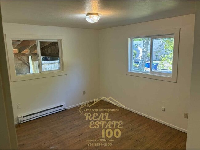 Building Photo - 2538 NE 33rd St