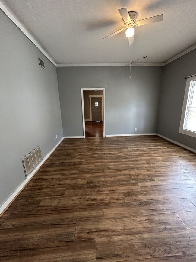 Building Photo - This One is a Stunner!  5br/3ba A MUST-SEE! - $1600/Mo!  Now Offering Short-Term Leasing!