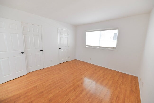 Building Photo - 1202 Buena Vista