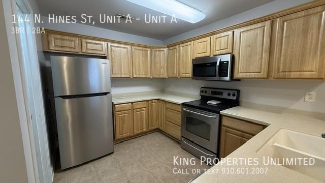 Building Photo - 144 N Hines St