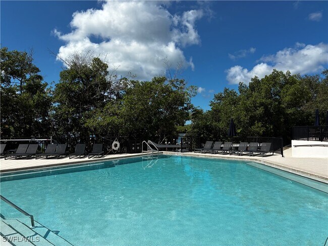 Building Photo - 913 Carrick Bend Cir