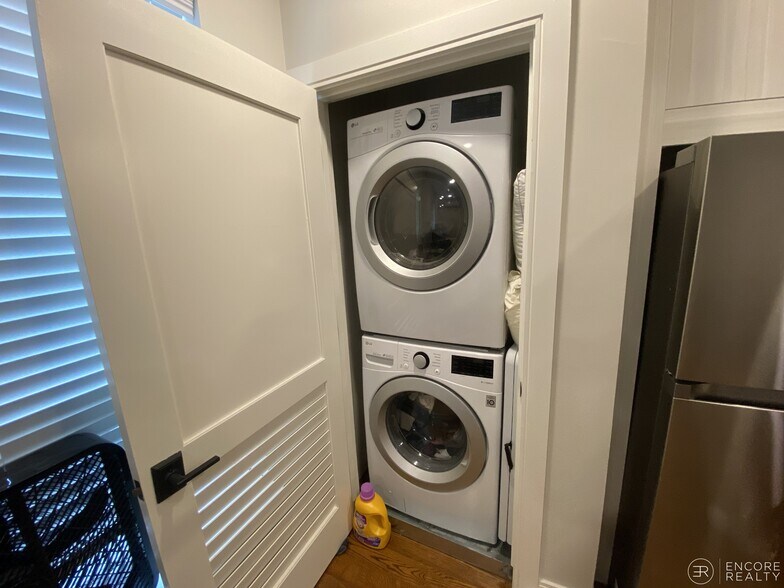 Building Photo - 1 Everett St