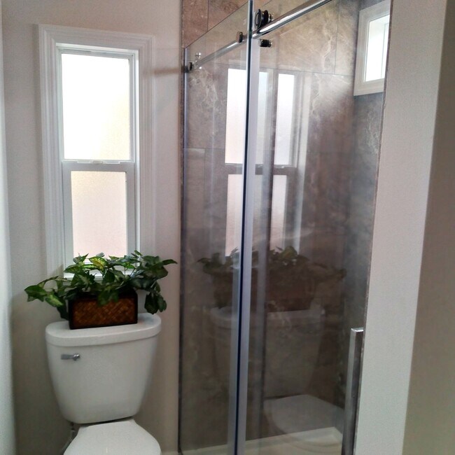 Building Photo - 268 Oak Harbor Camp