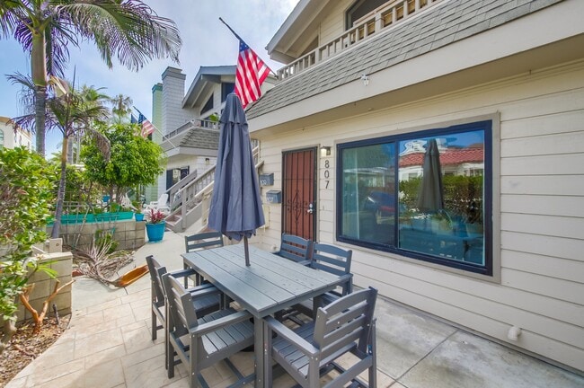 Building Photo - 807 Capistrano Pl