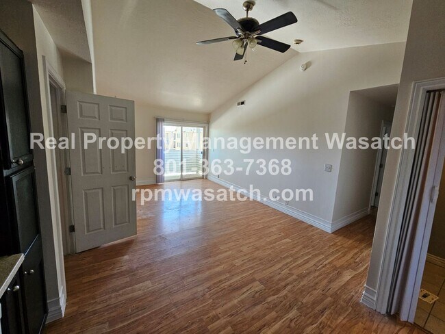 Building Photo - Move In Special!  1/2 Off First Months Rent  Check Out This 3 bed, 2 bath Condo with Hardwood Flo...