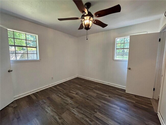 Building Photo - 5178 Fairview Highland Dr