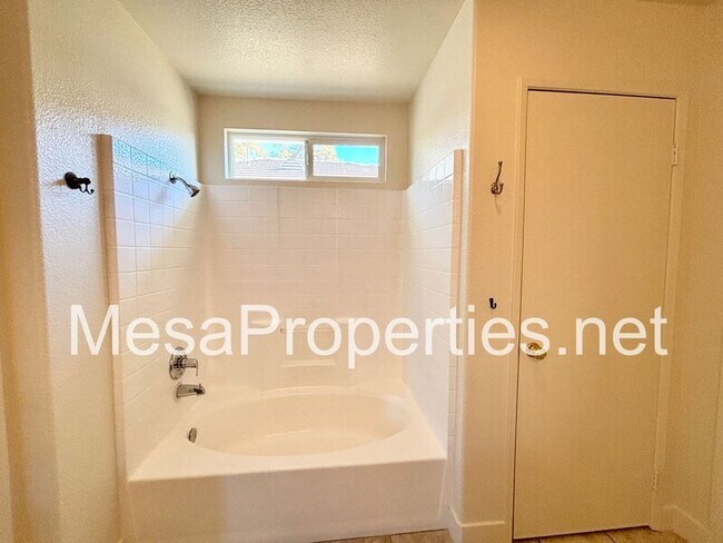 Building Photo - 11433 Mountain View Dr