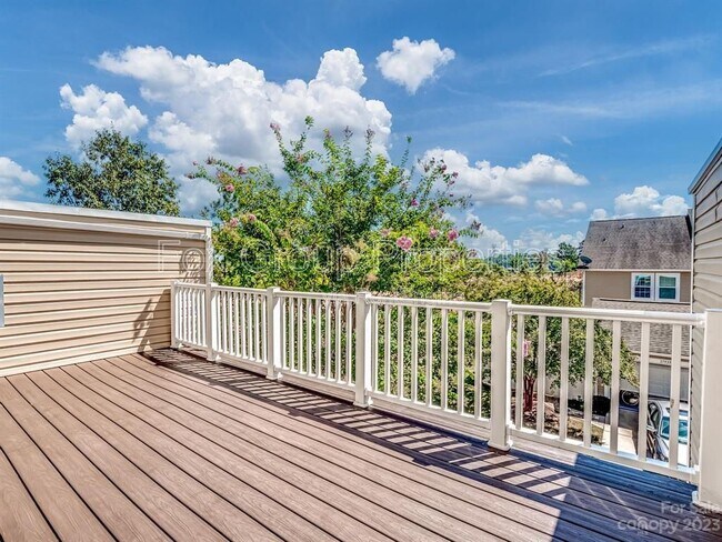 Building Photo - 19036 Lake Breeze Dr