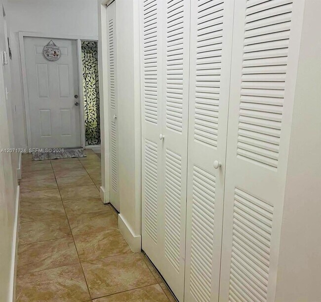 Building Photo - 9614 SW 148th Ct