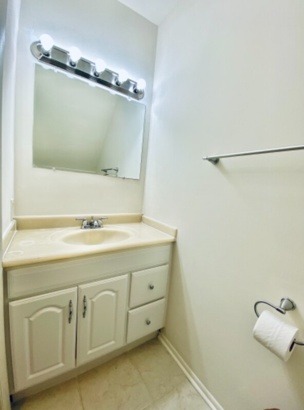 Building Photo - 10690 High Beam Ct