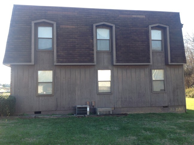 Building Photo - 414 Maryville Hwy