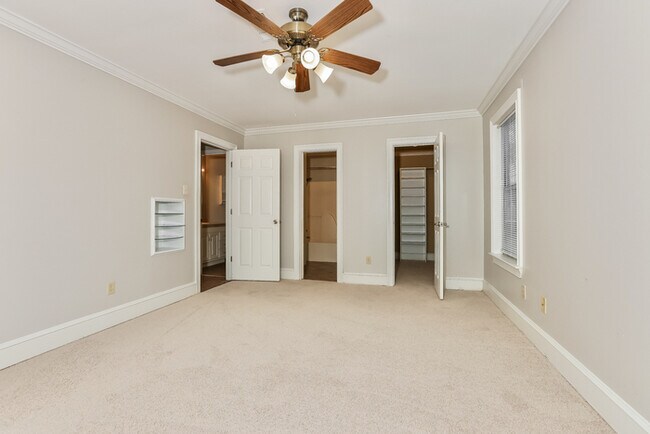 Building Photo - 14805 Post Oaks Pl