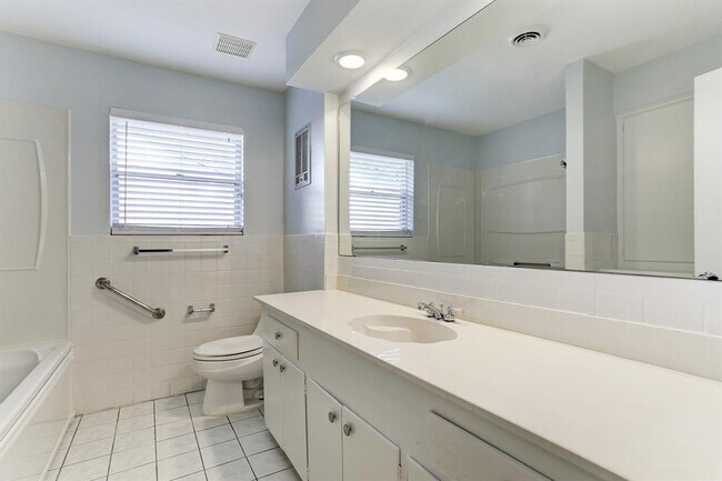 Building Photo - 5734 Spellman Rd