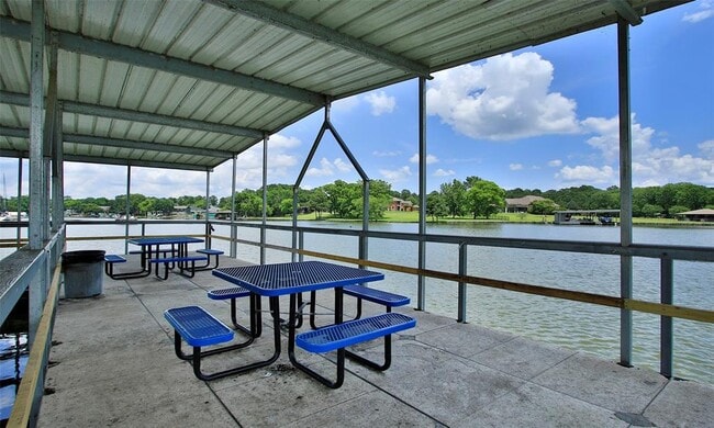 Building Photo - 6867 Stillwater Dr
