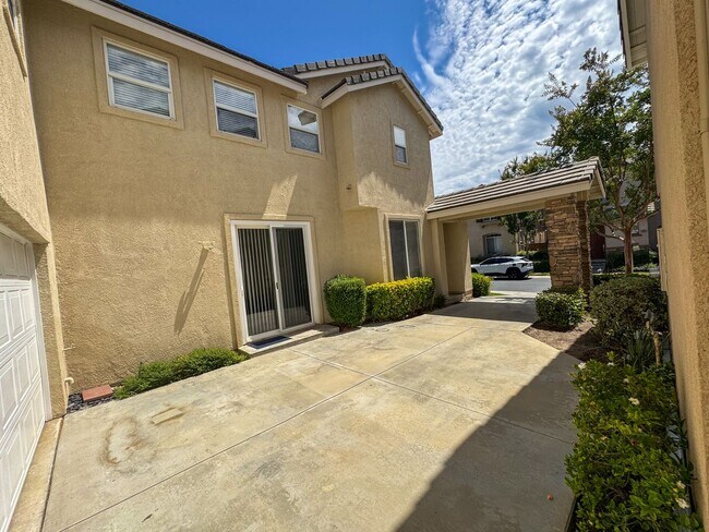 Building Photo - 4 Bedroom home available for Lease in Cent...