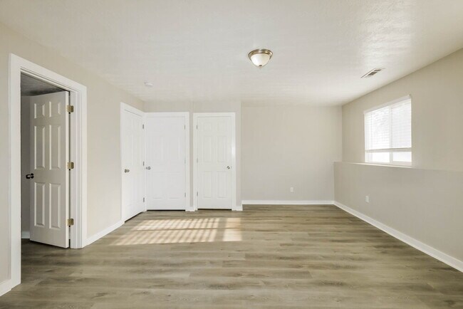 Building Photo - 2353 N 400 W