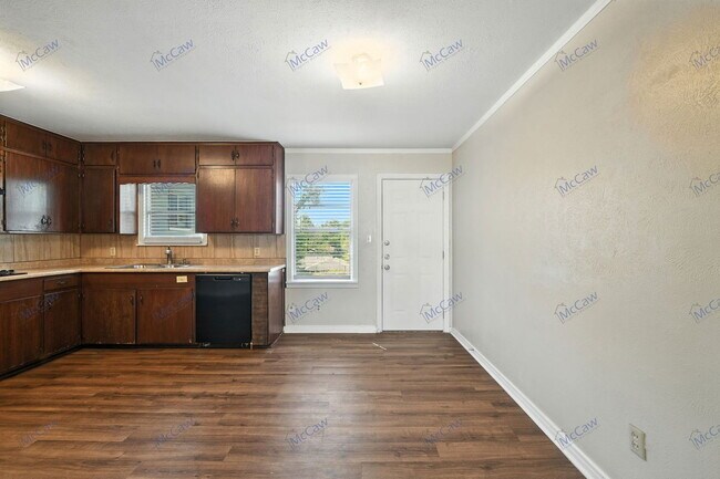 Building Photo - 208 Westfork Dr