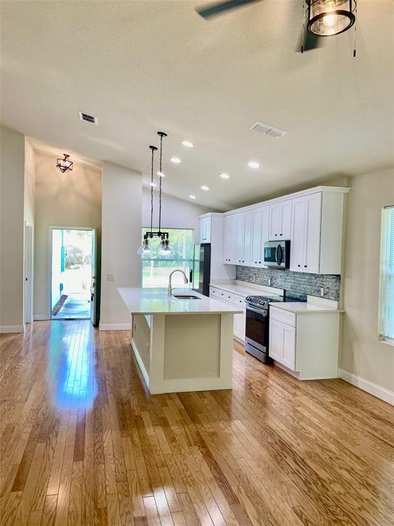 Building Photo - 509 Pine Ln