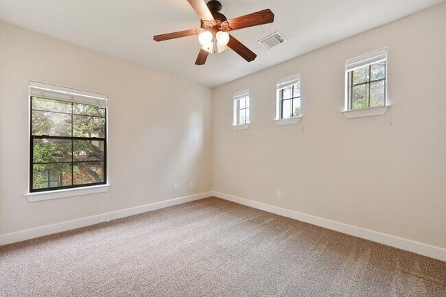 Building Photo - 1036 Liberty Park Dr