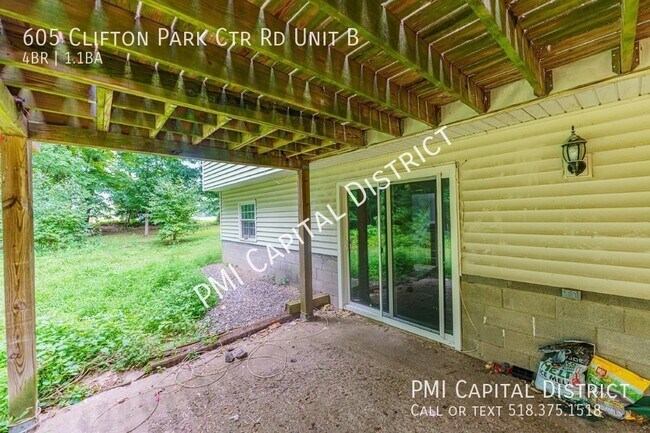 Building Photo - Spacious 1800 SF 4 bedroom, 1.5 bath raise...