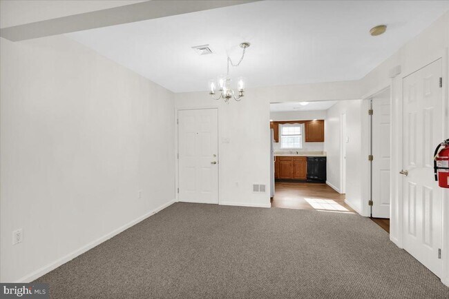 Building Photo - 630 Pine St