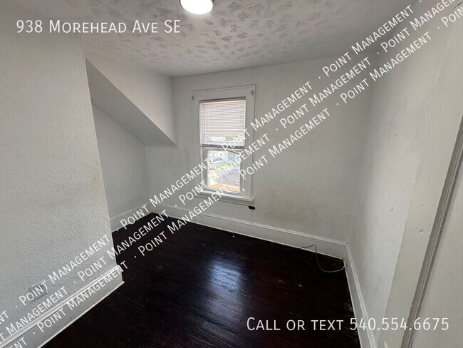 Building Photo - 938 Morehead Ave SE