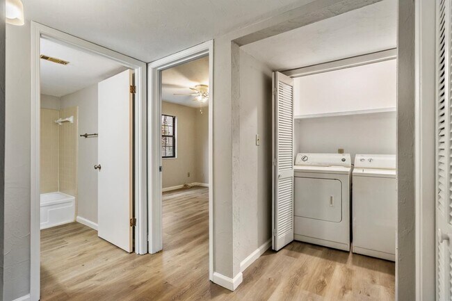 Building Photo - 1956 Nicklaus Dr