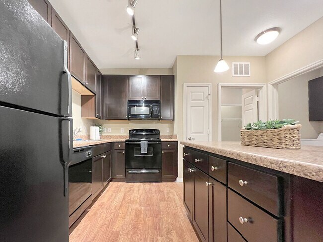 Building Photo - 1770 Bearberry Cir