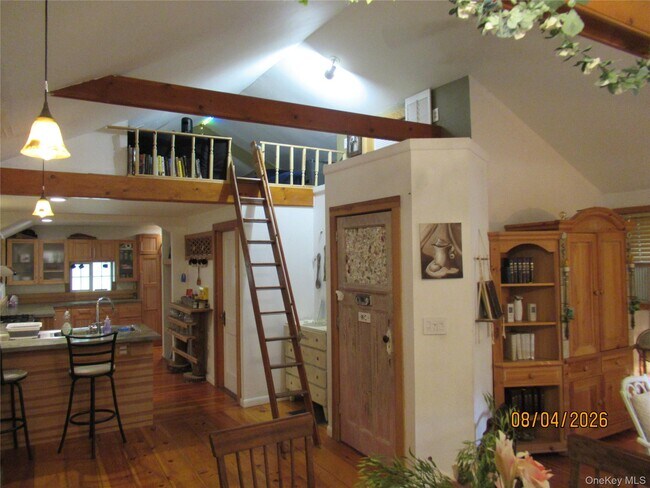 Building Photo - 463 Mountain Rd