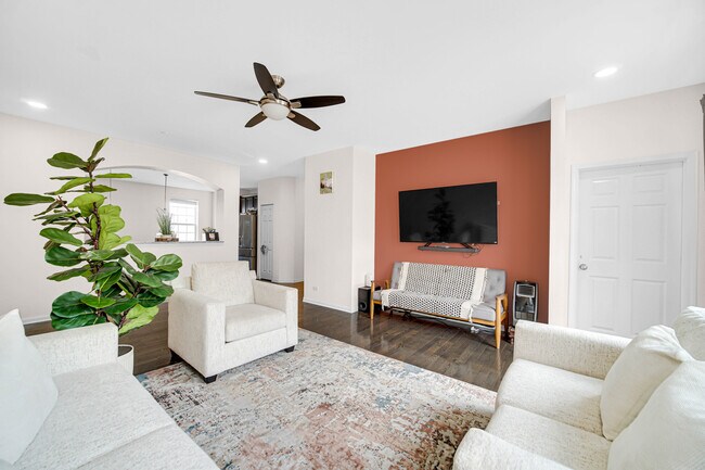 Building Photo - 57 Margaret Dr