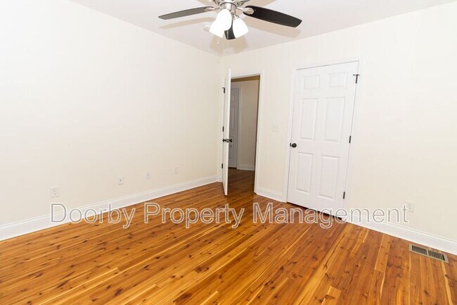 Building Photo - 1123 John Ross Rd