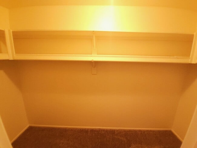 Building Photo - HOME IN ACTIVE ADULT COMMUNITY!!!