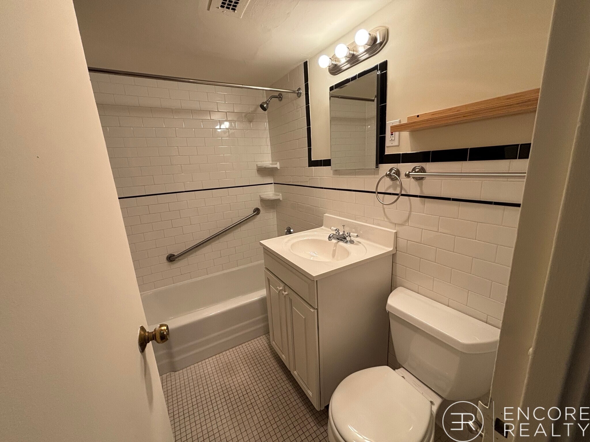 Building Photo - 101 Monmouth St