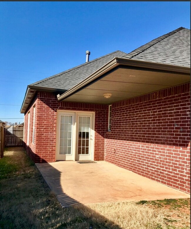 Building Photo - Beautiful Home in Moore - 3 Bed, 2 Bath, P...