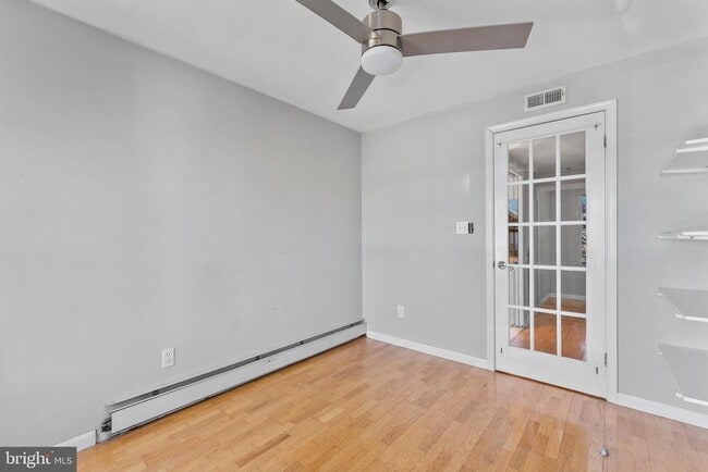 Building Photo - 130 E Randall St