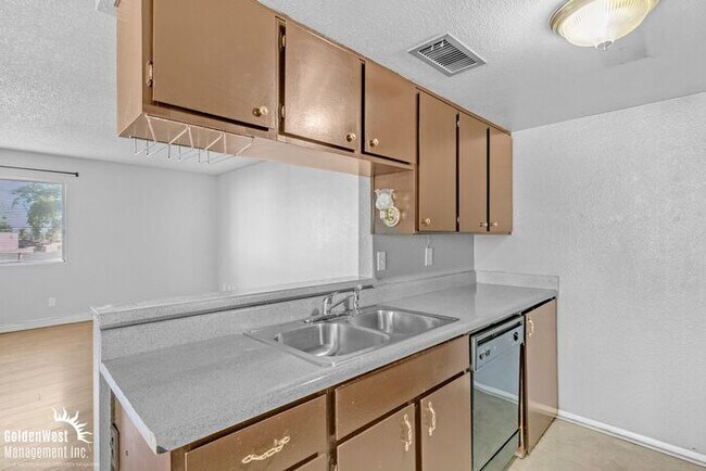 Building Photo - Charming 2Bdm 1Ba Home in Central Phoenix!