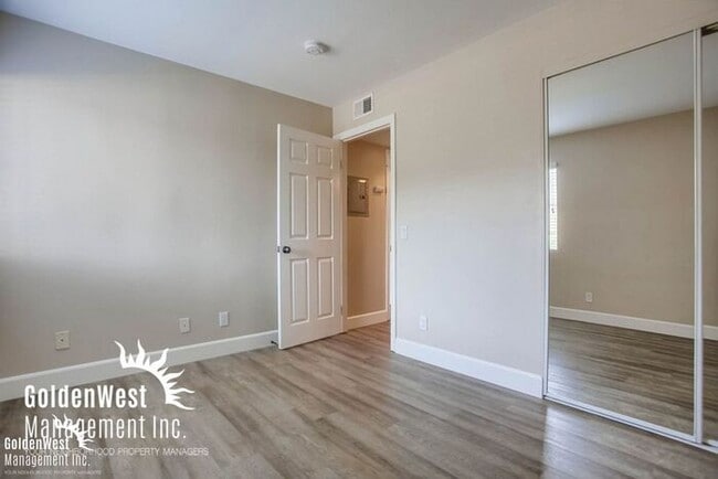 Building Photo - Charming 2Bdm 1Ba Condo in Ideal Location!