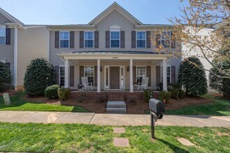 Building Photo - 15609 Troubadour Ln