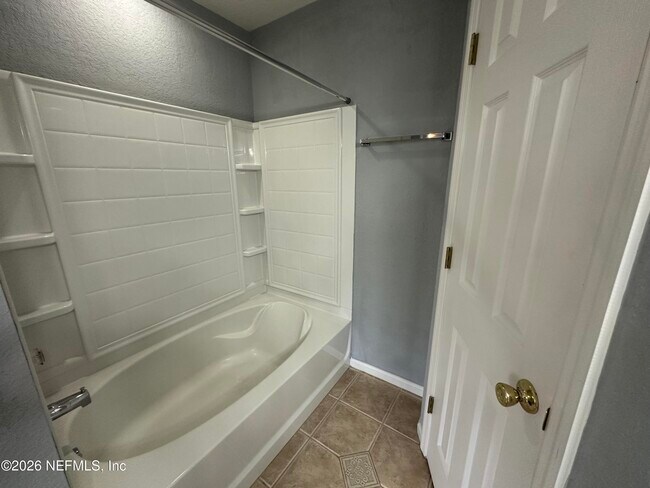 Building Photo - 1827 Lago Del Sur Drive