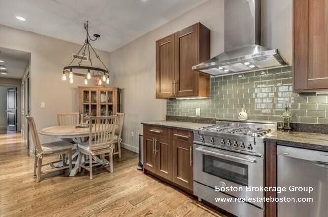 Building Photo - 45 Vinton St