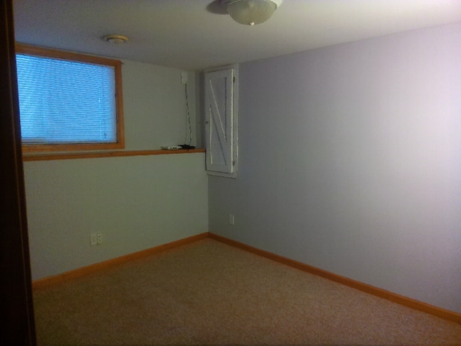 Building Photo - 1103 Autumn Dr