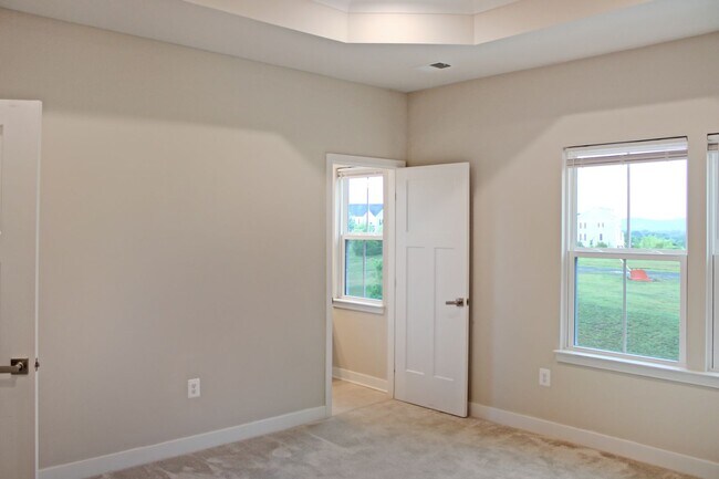 Building Photo - 2061 Lockwood Dr