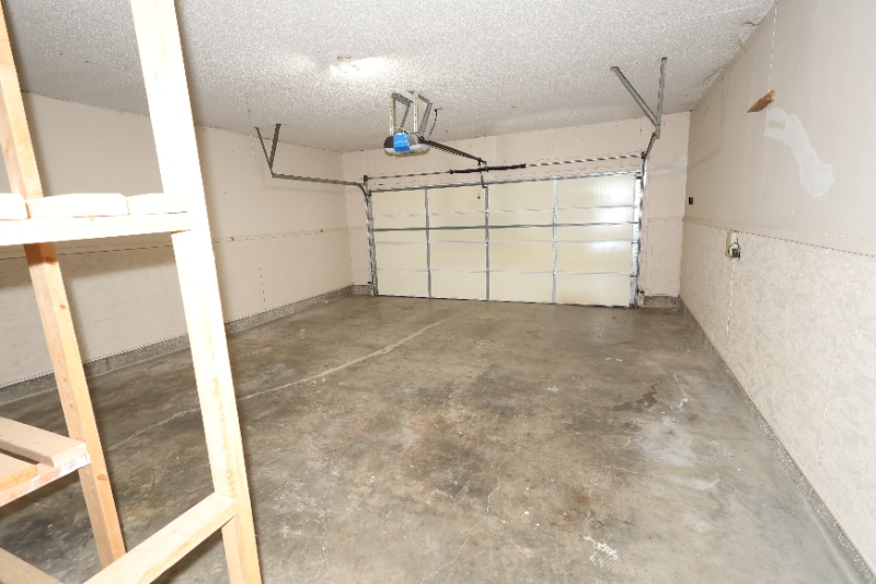 Building Photo - 312 Bluebird Ln