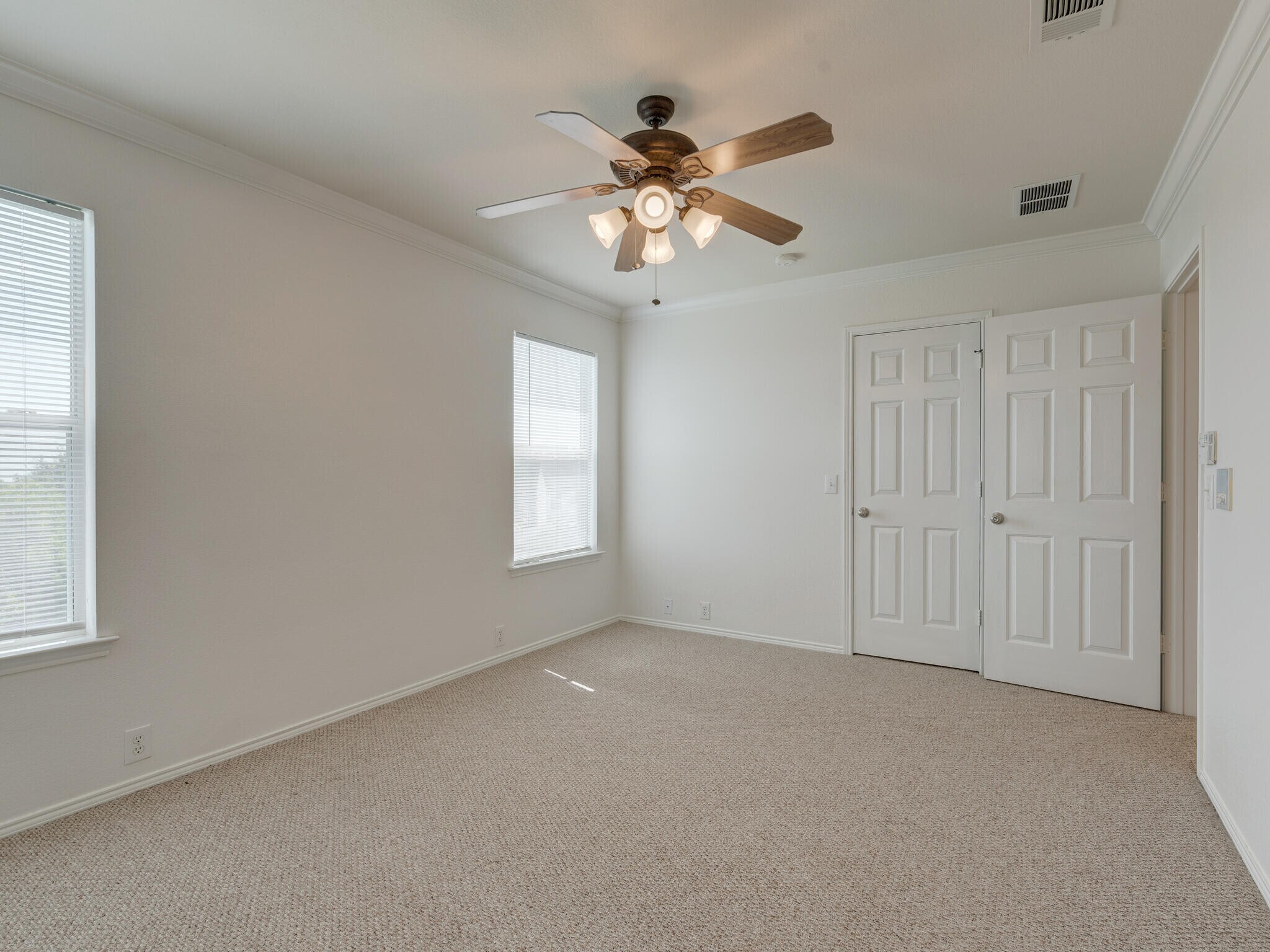Master Bedroom with walk-in closet - 10528 Astor Dr
