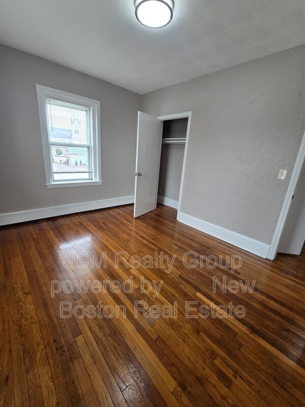 Building Photo - 167 N Common St