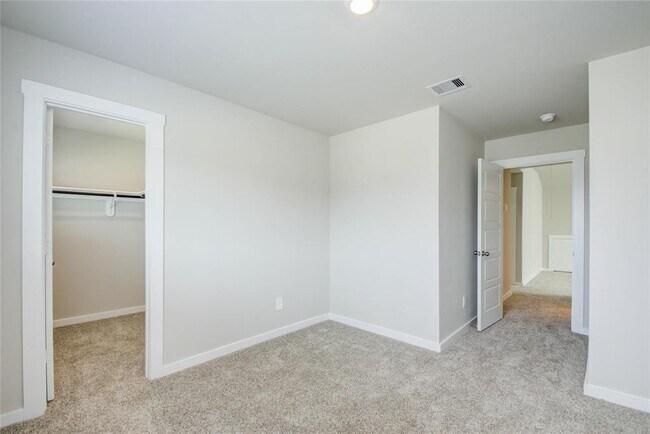 Building Photo - 2918 Stamford Hl Ln