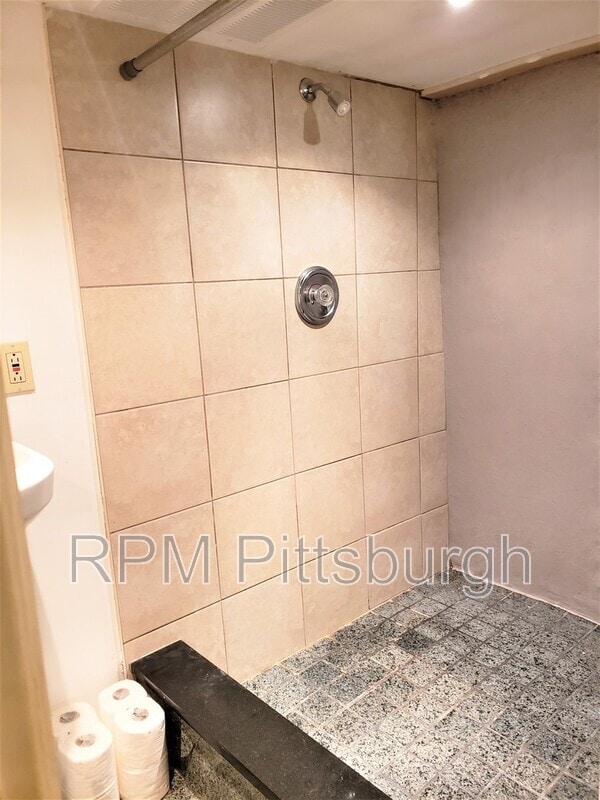Building Photo - 4554 Rosina Way