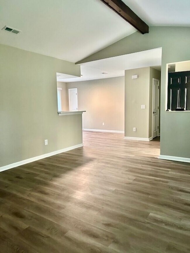 Building Photo - Available Beautifully Renovated Bungalow!