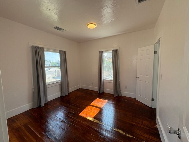 Building Photo - Gorgeous 4 bedroom with HUGE Lot in Colton...